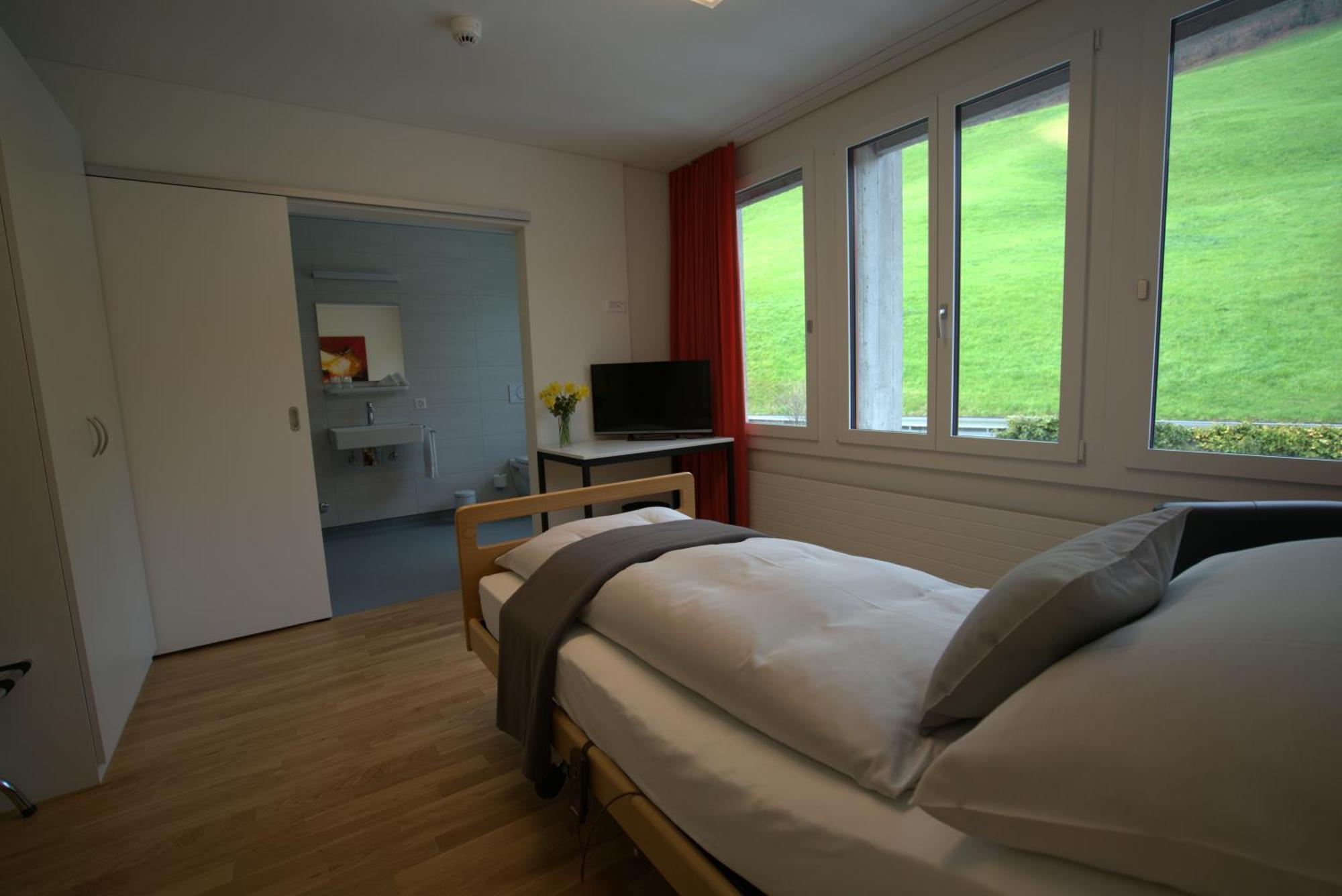 Hotel Kurhaus Am Sarnersee ザルネン エクステリア 写真